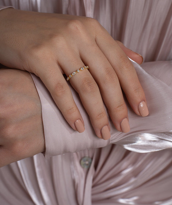 Delicate Marquise Round Band