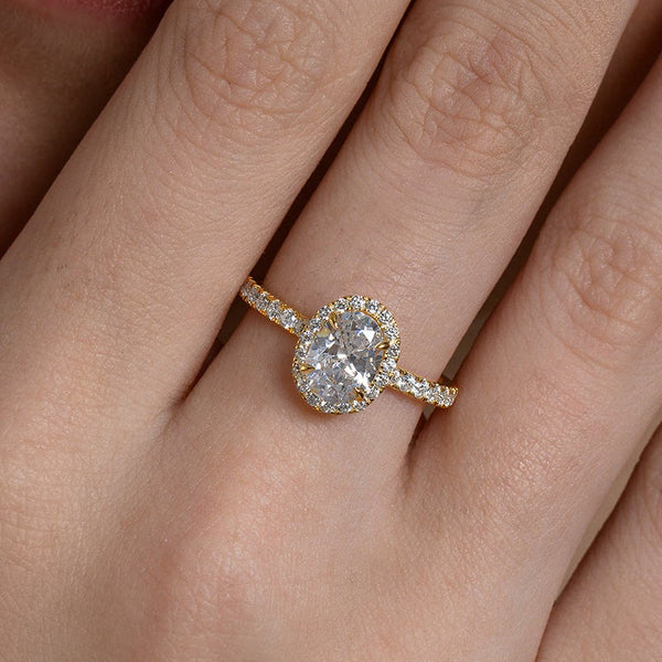 Sparkling Oval Halo Ring