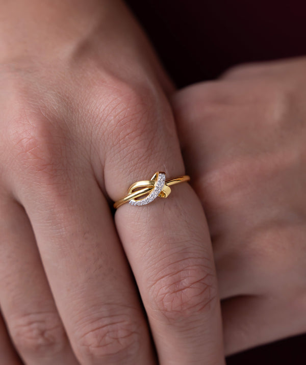 Pave Knot Minimal Ring