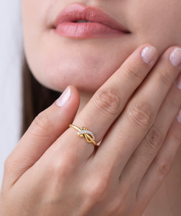 Pave Knot Minimal Ring