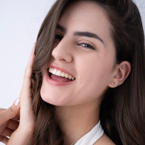 Minimal Infinity Pave Studs