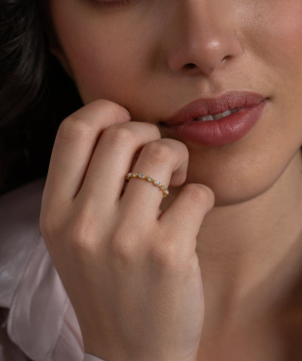 Delicate Marquise Round Band