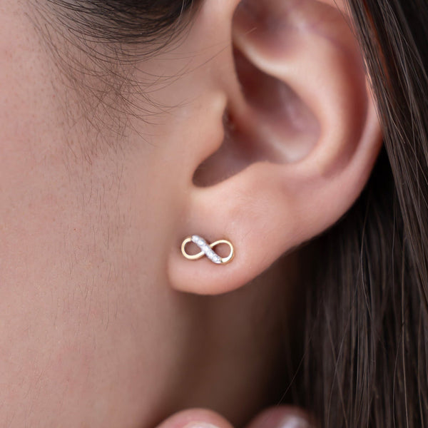 Minimal Infinity Pave Studs